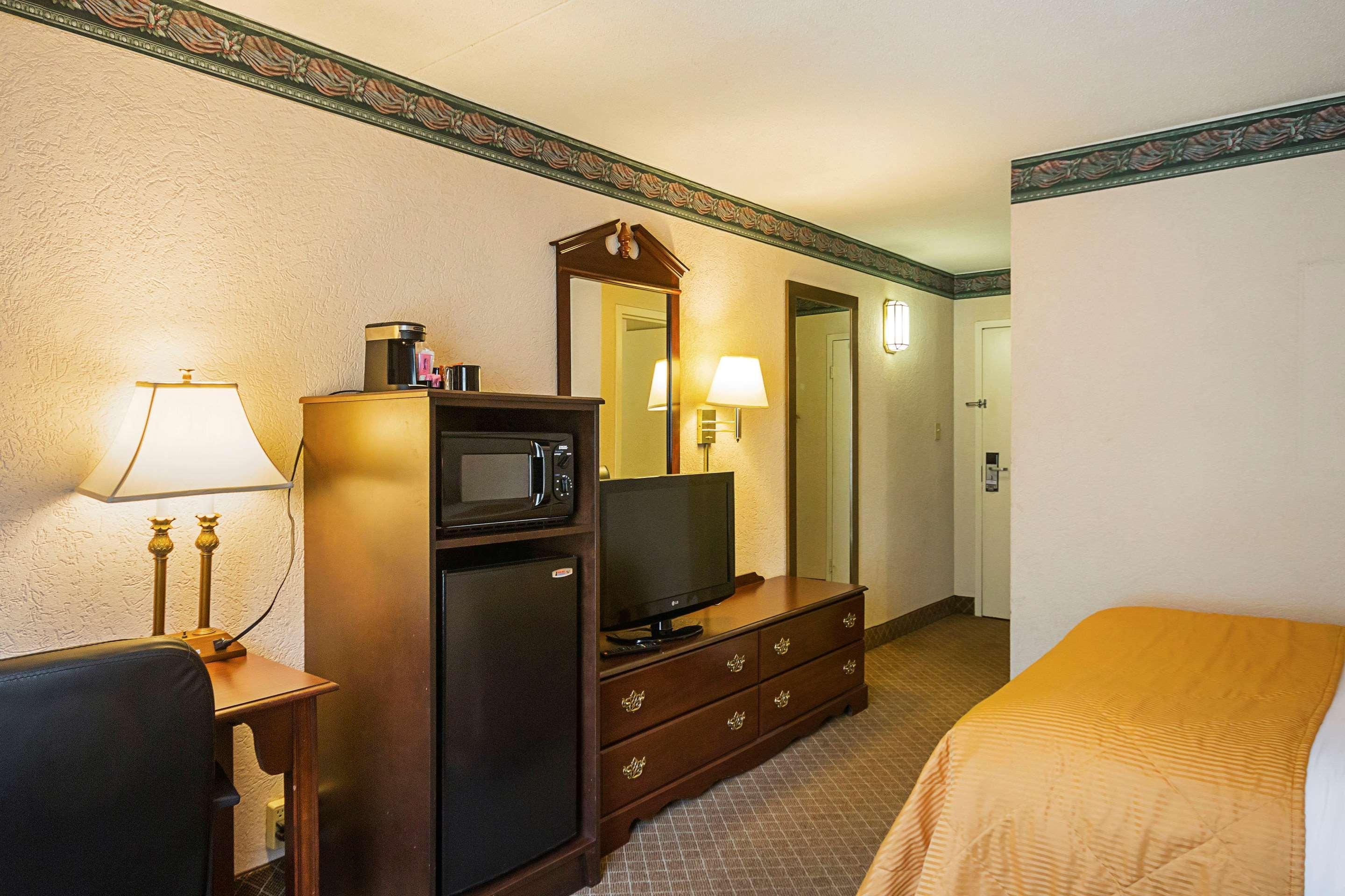 Clarion Inn Fairmont Luaran gambar