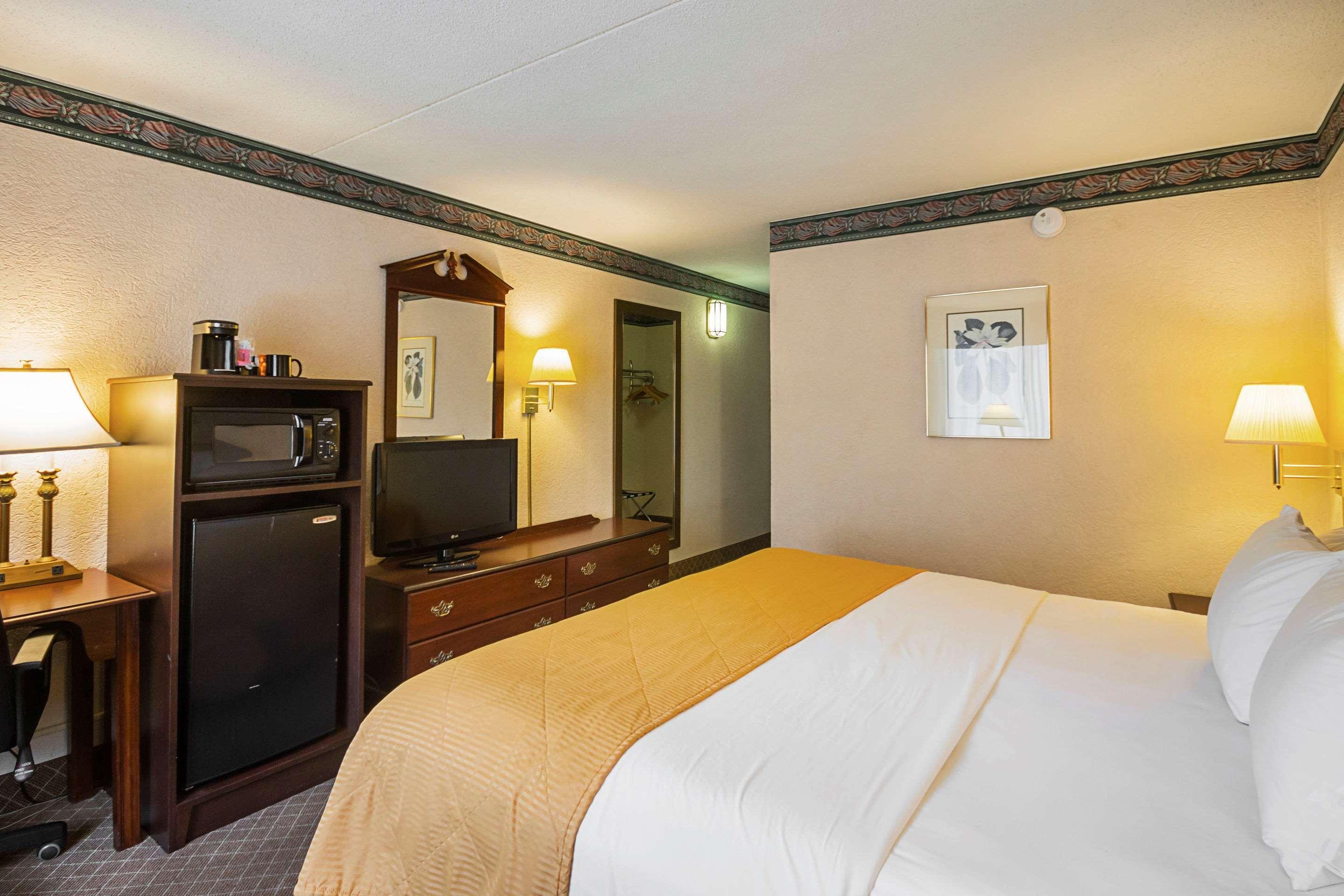Clarion Inn Fairmont Luaran gambar