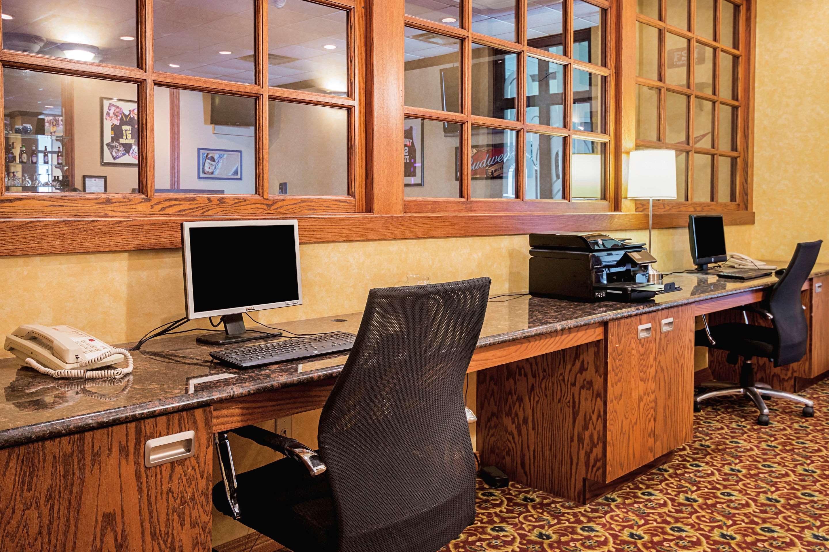 Clarion Inn Fairmont Luaran gambar