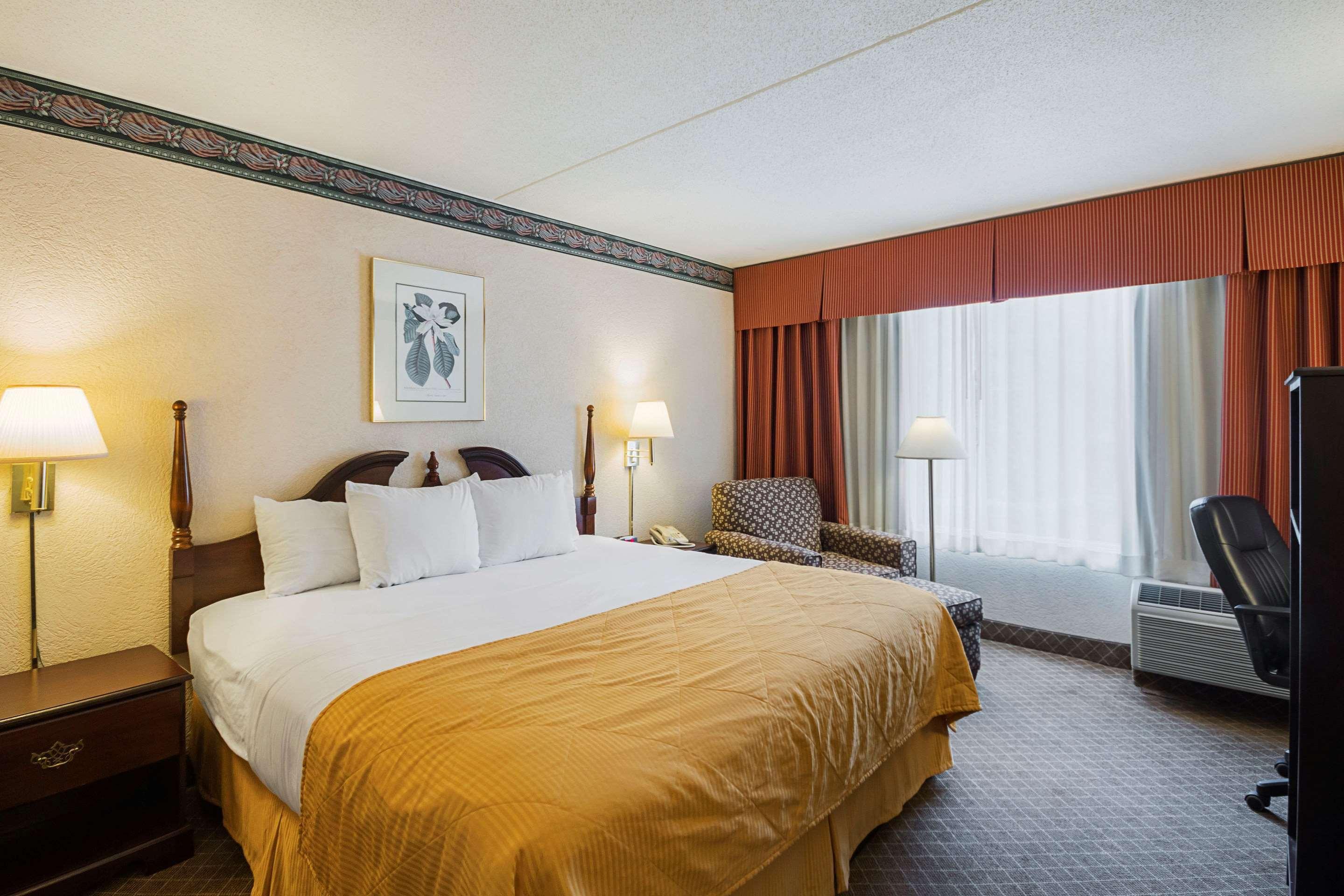 Clarion Inn Fairmont Luaran gambar
