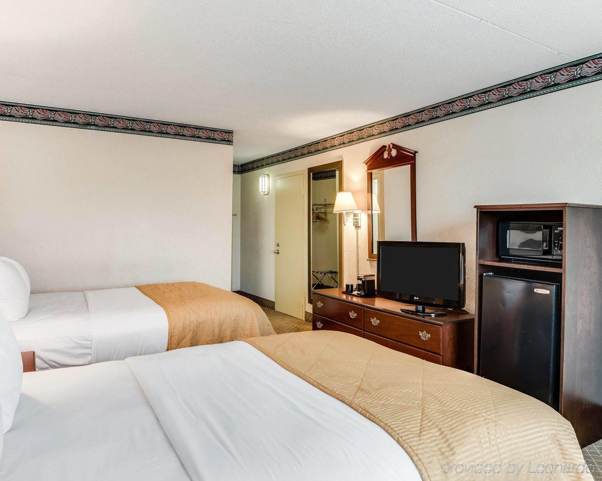Clarion Inn Fairmont Luaran gambar