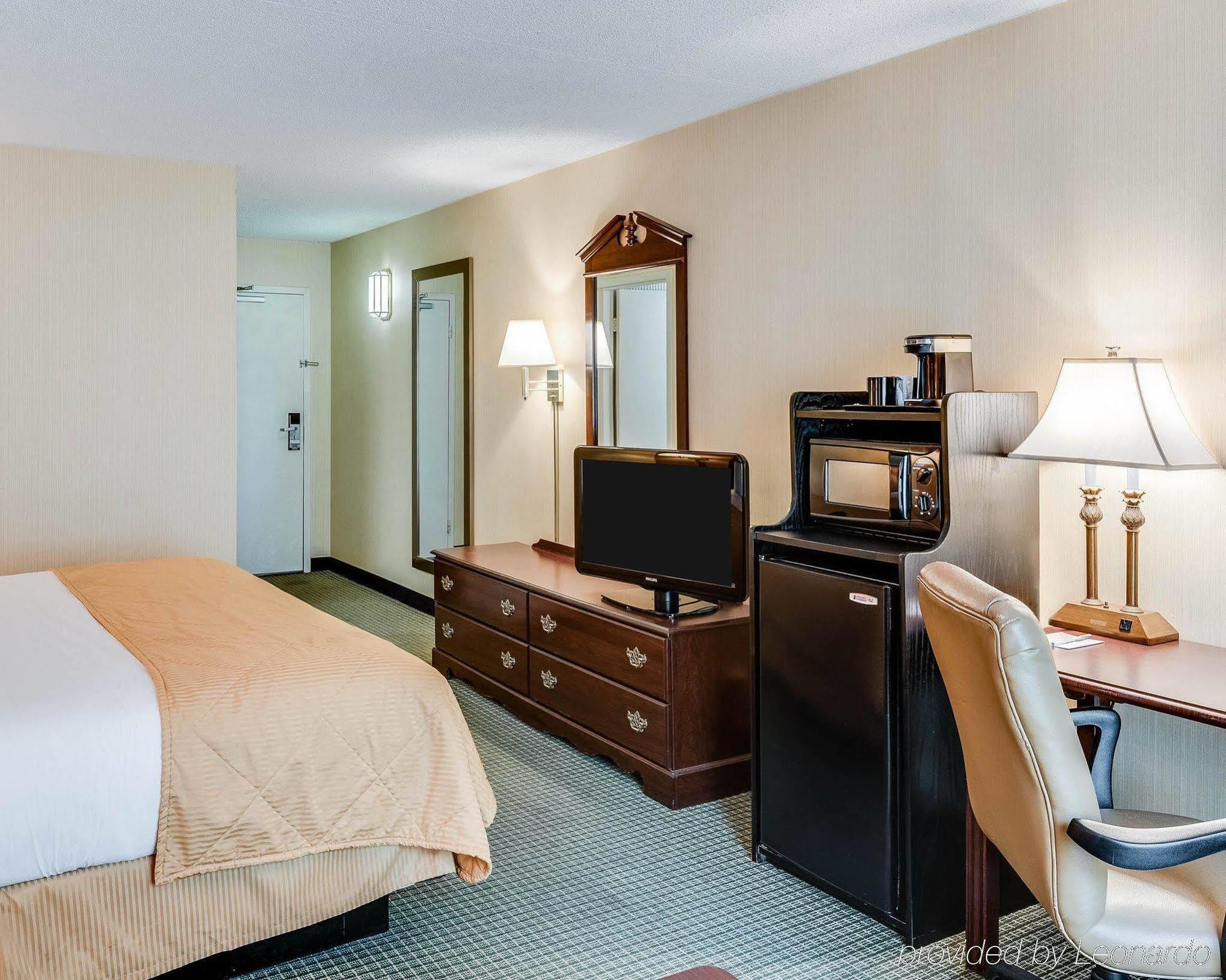 Clarion Inn Fairmont Luaran gambar