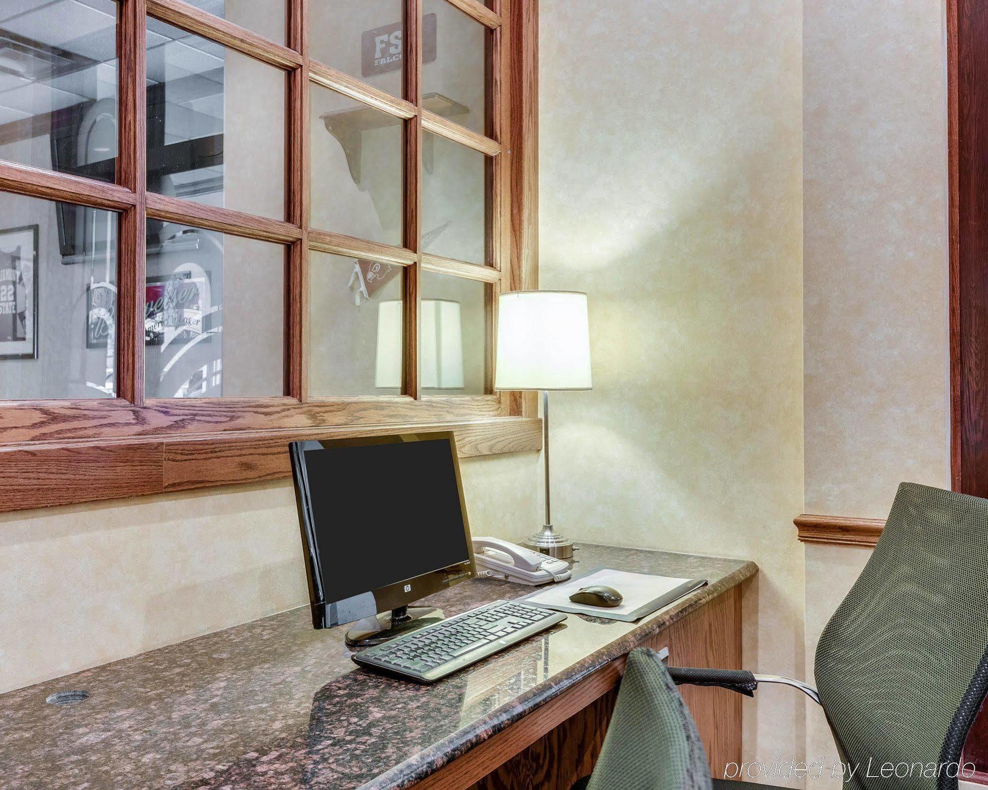 Clarion Inn Fairmont Luaran gambar