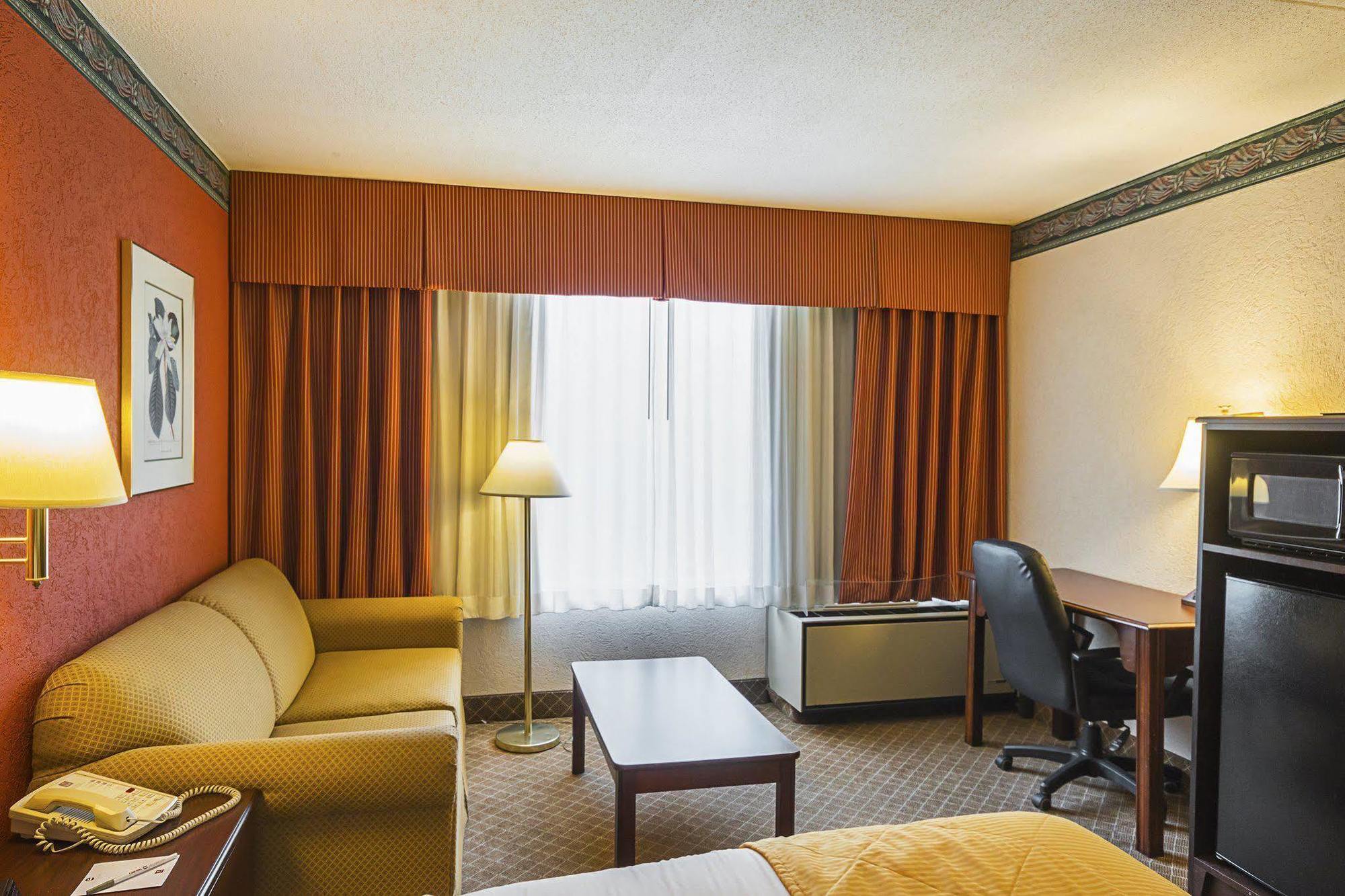 Clarion Inn Fairmont Luaran gambar
