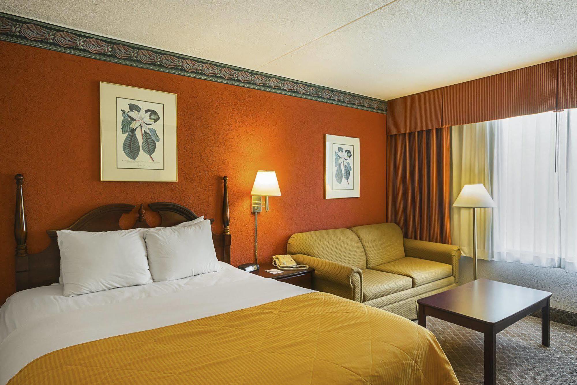 Clarion Inn Fairmont Luaran gambar