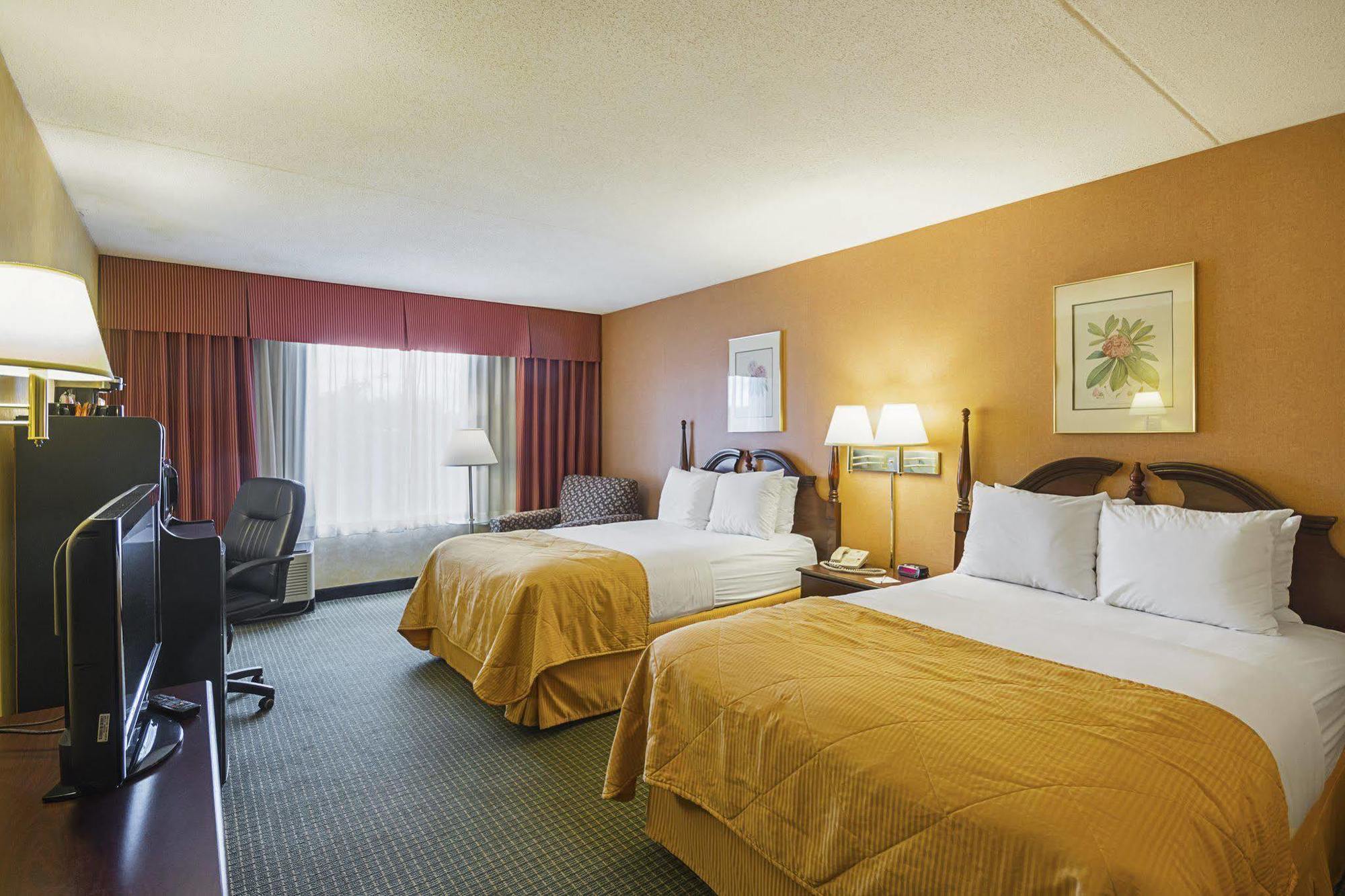 Clarion Inn Fairmont Luaran gambar
